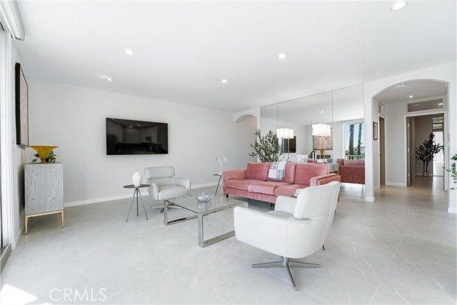 383 Bay Shore 203, Long Beach, CA 90803