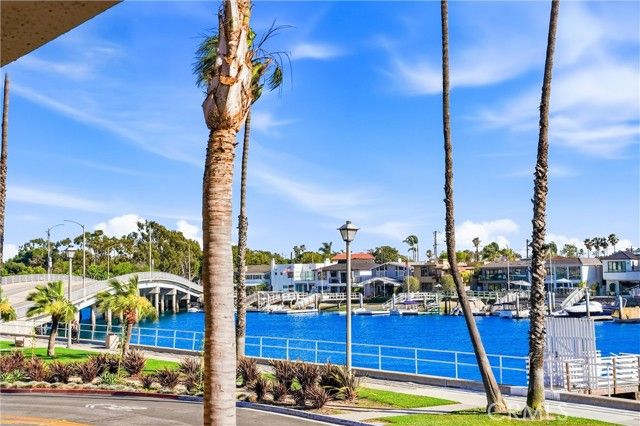 383 Bay Shore 203, Long Beach, CA 90803