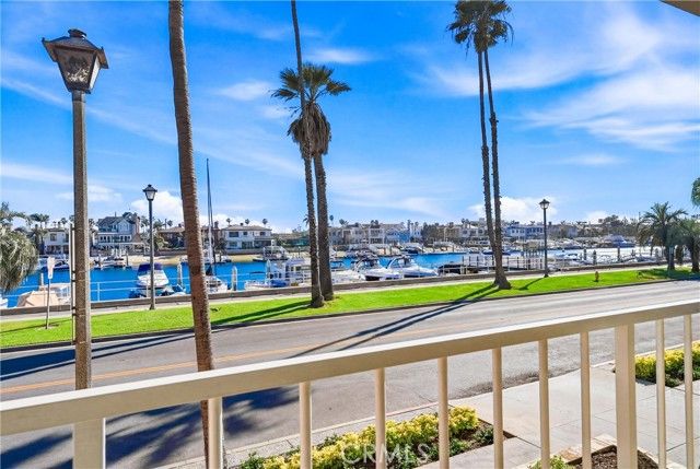 383 Bay Shore 203, Long Beach, CA 90803