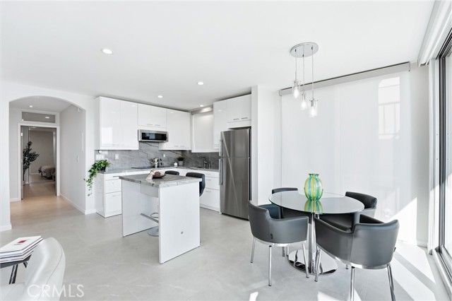 383 Bay Shore 203, Long Beach, CA 90803