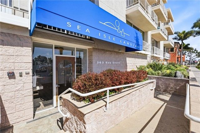 383 Bay Shore 203, Long Beach, CA 90803