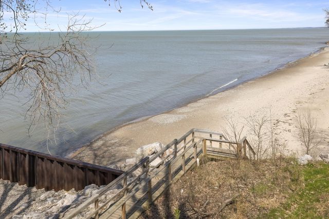 48103 Walnut Avenue, Grand Beach Vllg, MI 49117