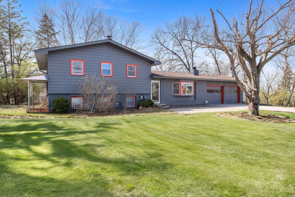 48103 Walnut Avenue, Grand Beach Vllg, MI 49117