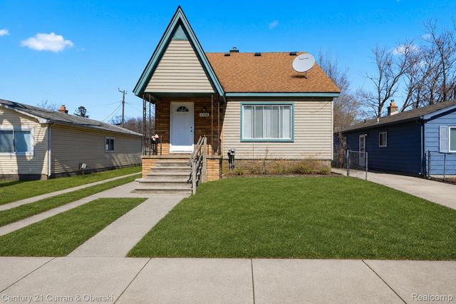 1301 E Muir Avenue, Hazel Park, MI 48030