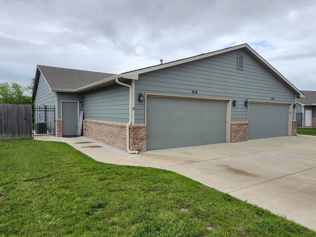 616 N Grandstone St, Kechi, KS 67067