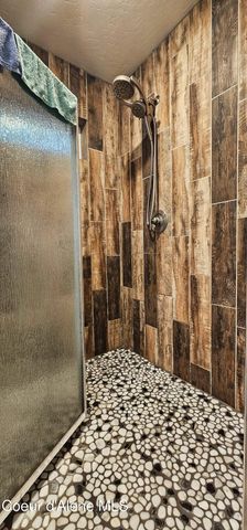 389 Hardy LOOP, Bonners Ferry, ID 83805