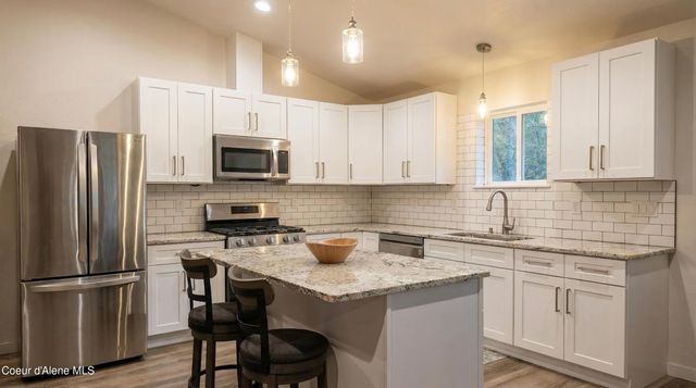 389 Hardy LOOP, Bonners Ferry, ID 83805