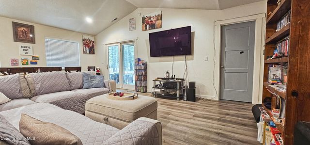 389 Hardy LOOP, Bonners Ferry, ID 83805