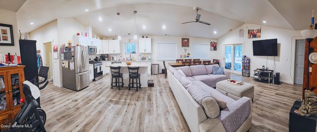 389 Hardy LOOP, Bonners Ferry, ID 83805