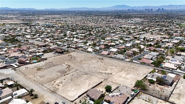 255 Vista Valley Street, Las Vegas, NV 89110