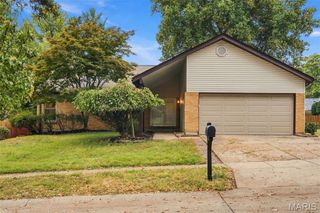 12226 Autumn Dale Court, Maryland Heights, MO 63043