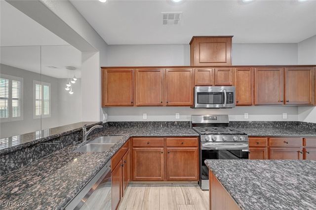 8409 Insignia Avenue 102, Las Vegas, NV 89178