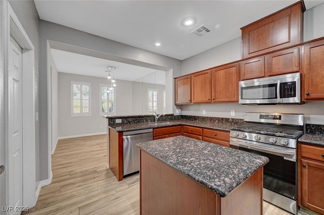 8409 Insignia Avenue 102, Las Vegas, NV 89178