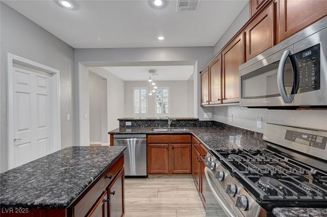 8409 Insignia Avenue 102, Las Vegas, NV 89178