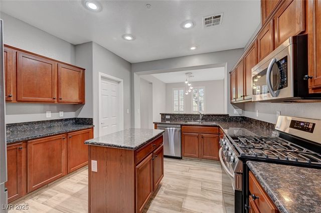 8409 Insignia Avenue 102, Las Vegas, NV 89178