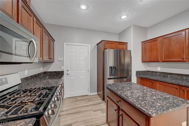 8409 Insignia Avenue 102, Las Vegas, NV 89178