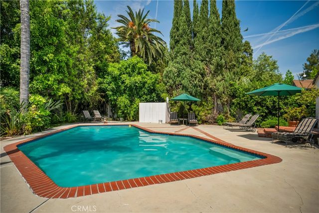 6843 Chisholm, Van Nuys, CA 91406