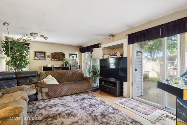 763 Blazing Star Trail, Cary, IL 60013