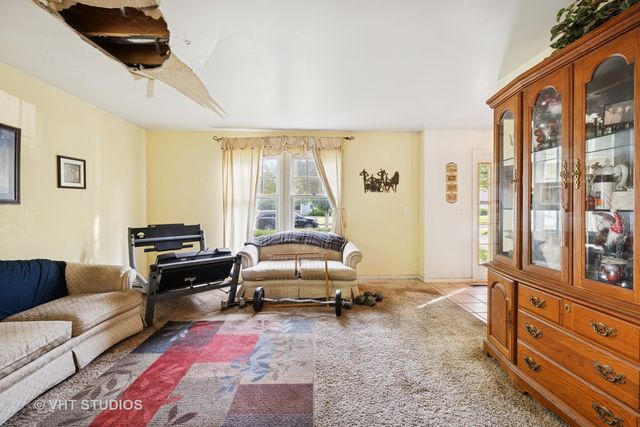 763 Blazing Star Trail, Cary, IL 60013