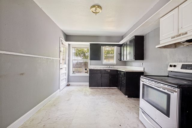 2351 Kingswood Drive, Dallas, TX 75228