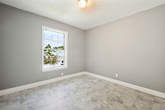 2351 Kingswood Drive, Dallas, TX 75228