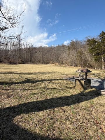 3045 Mountain Pass RD, Troutville, VA 24175