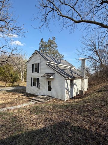 3045 Mountain Pass RD, Troutville, VA 24175