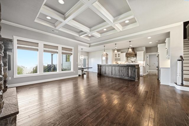 1898 W 52nd Ave, Kennewick, WA 99337