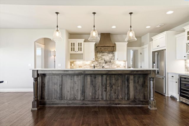 1898 W 52nd Ave, Kennewick, WA 99337