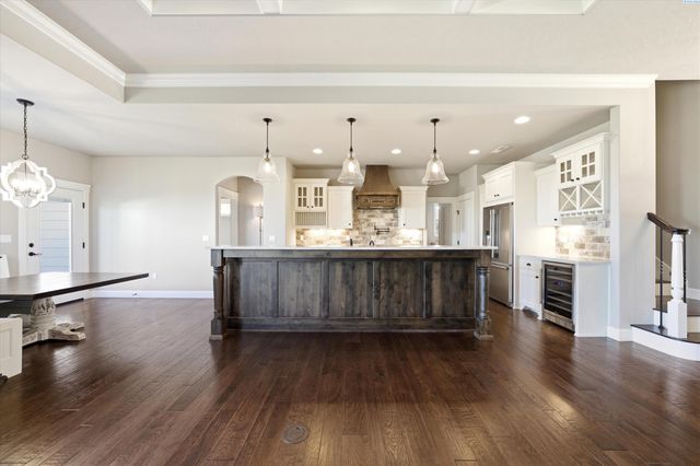 1898 W 52nd Ave, Kennewick, WA 99337