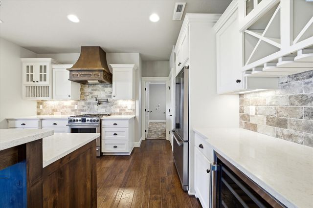 1898 W 52nd Ave, Kennewick, WA 99337