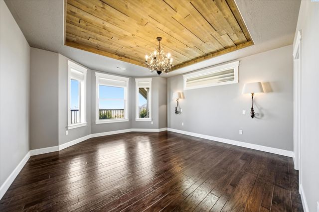 1898 W 52nd Ave, Kennewick, WA 99337