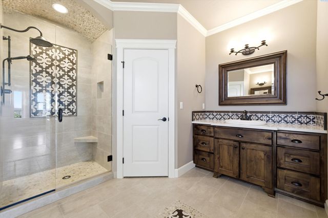 1898 W 52nd Ave, Kennewick, WA 99337