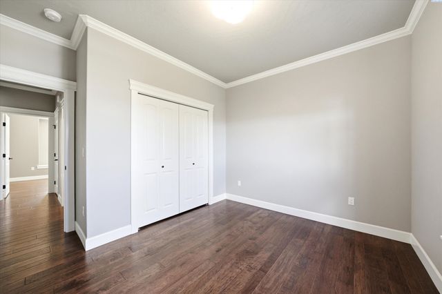 1898 W 52nd Ave, Kennewick, WA 99337