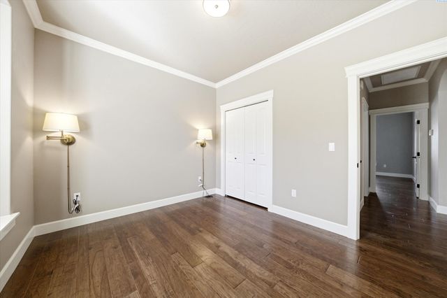 1898 W 52nd Ave, Kennewick, WA 99337