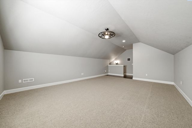 1898 W 52nd Ave, Kennewick, WA 99337