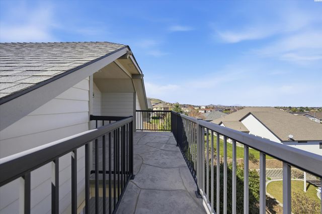 1898 W 52nd Ave, Kennewick, WA 99337