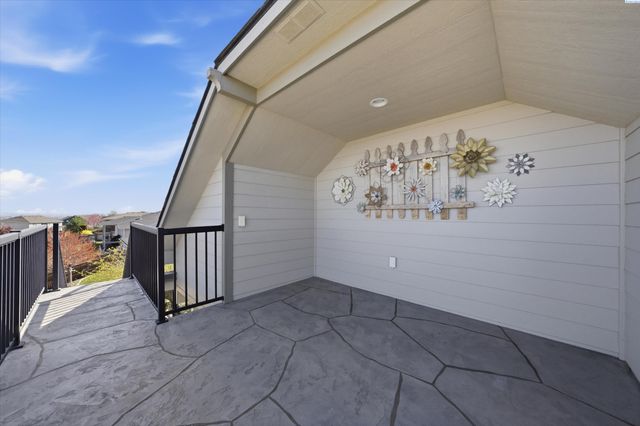 1898 W 52nd Ave, Kennewick, WA 99337