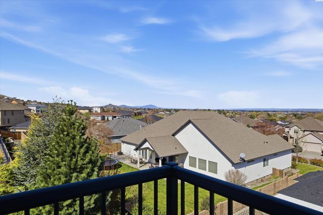 1898 W 52nd Ave, Kennewick, WA 99337