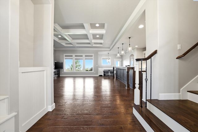 1898 W 52nd Ave, Kennewick, WA 99337