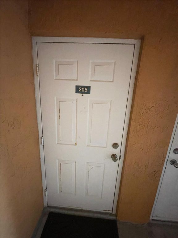 6976 SW 39th Street 205, Fort Lauderdale, FL 33314