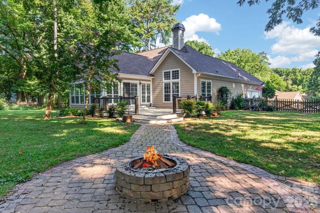 12500 Cedarford Court, Huntersville, NC 28078