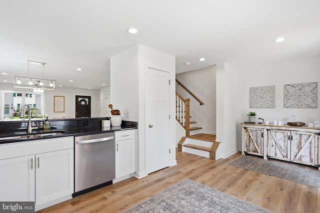242 BLUE RIDGE AVE, Front Royal, VA 22630