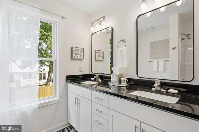242 BLUE RIDGE AVE, Front Royal, VA 22630
