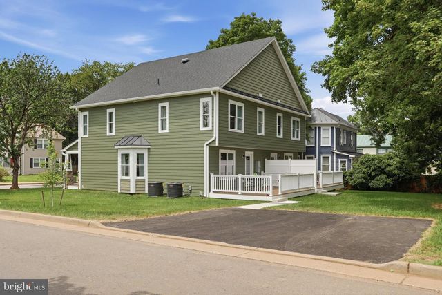 242 BLUE RIDGE AVE, Front Royal, VA 22630