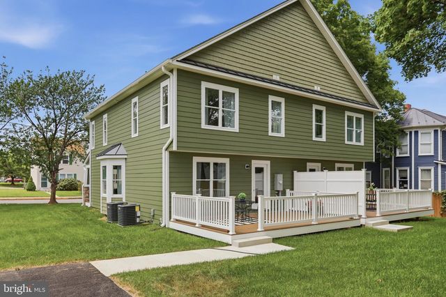 242 BLUE RIDGE AVE, Front Royal, VA 22630
