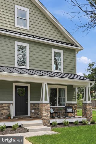 242 BLUE RIDGE AVE, Front Royal, VA 22630
