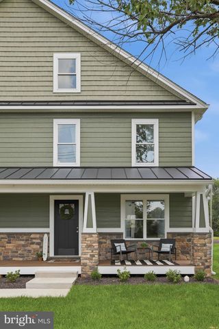 242 BLUE RIDGE AVE, Front Royal, VA 22630