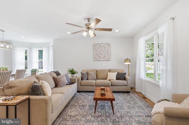 242 BLUE RIDGE AVE, Front Royal, VA 22630