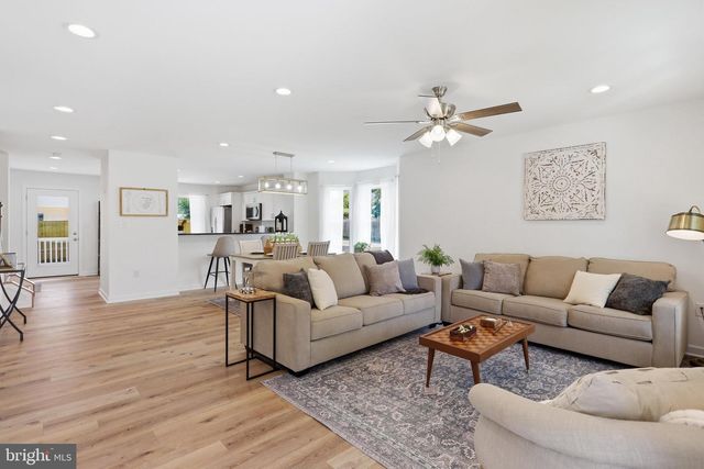 242 BLUE RIDGE AVE, Front Royal, VA 22630